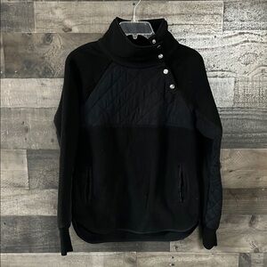 Women’s Abercrombie & Fitch Black Quilted Turtleneck Sweater